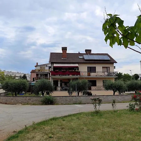 Apartment Petra *